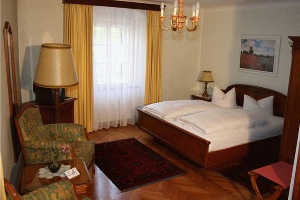 Schlosshotel Post Edelfreisitz Sprengenstein Imst Bagian luar foto