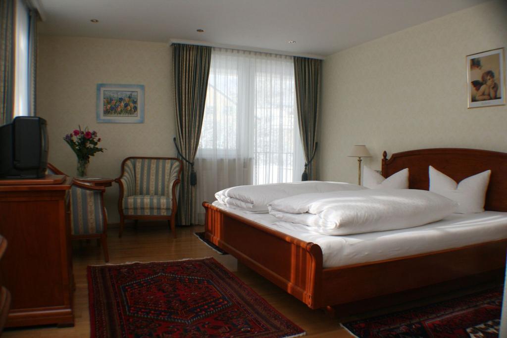 Schlosshotel Post Edelfreisitz Sprengenstein Imst Ruang foto